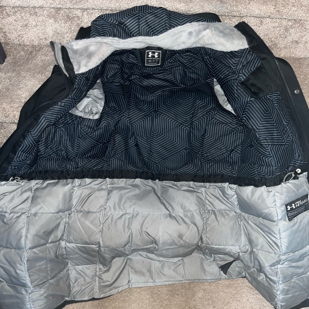 Under Armour Winter Jacket - Picture 2 of 3
